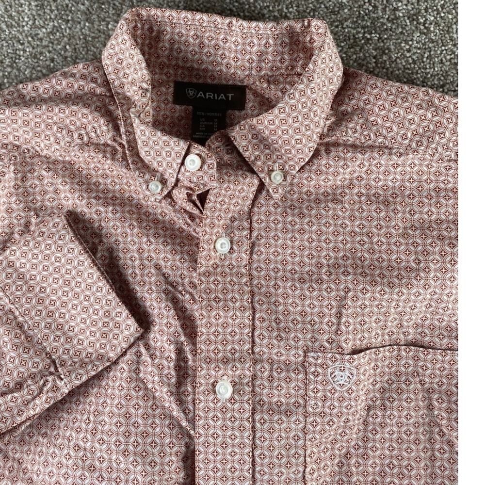 Ariat Mens M Red/White Aztec Geometric Print Button Down Cotton Shirt Back logo